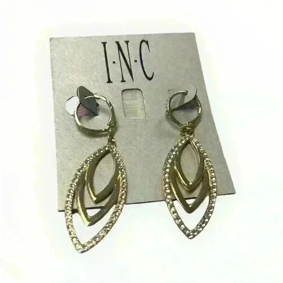 💁🏻‍♀️ NWOT gold and bling Necklace and earring set - Picture 3 of 5